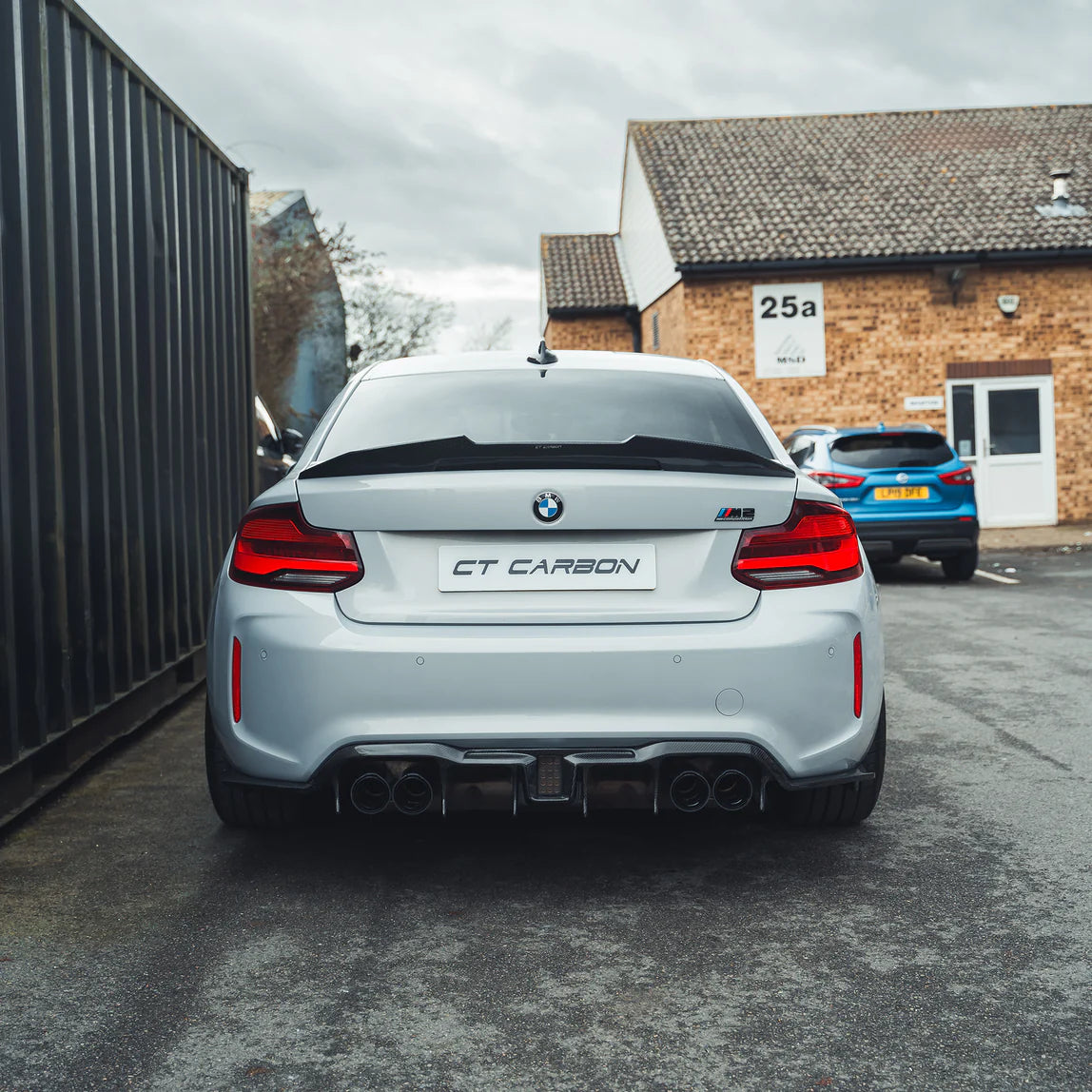 BMW M2 / M2 Competition (F87) Aggressiver Diffusor aus Carbon