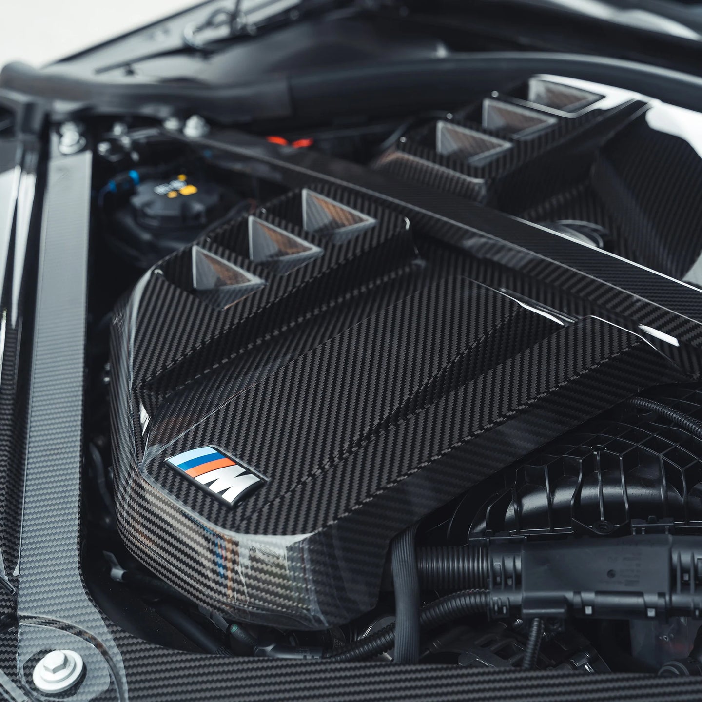 BMW M2 M3 & M4 G87/G80/G81/G82/G83 CARBON FIBRE ENGINE DRESS UP KIT V2 (8733093888291)