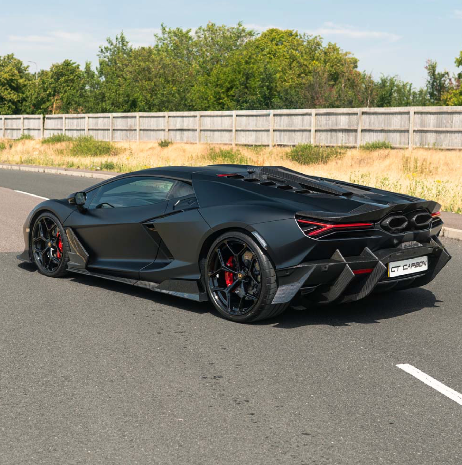 Lamborghini Revuelto Full-Carbon-Kit – CT Design