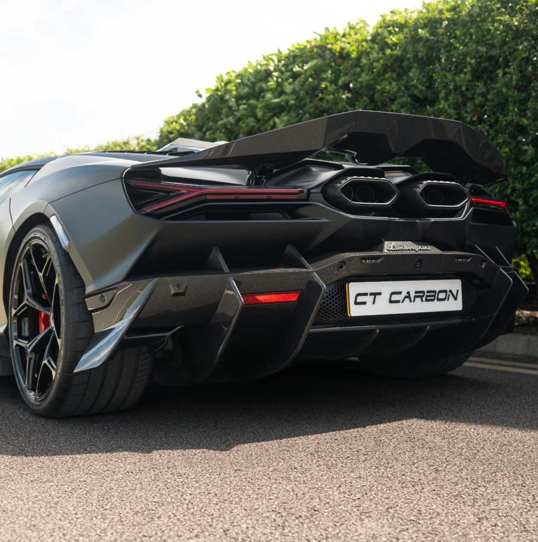 Lamborghini Revuelto Full-Carbon-Kit – CT Design