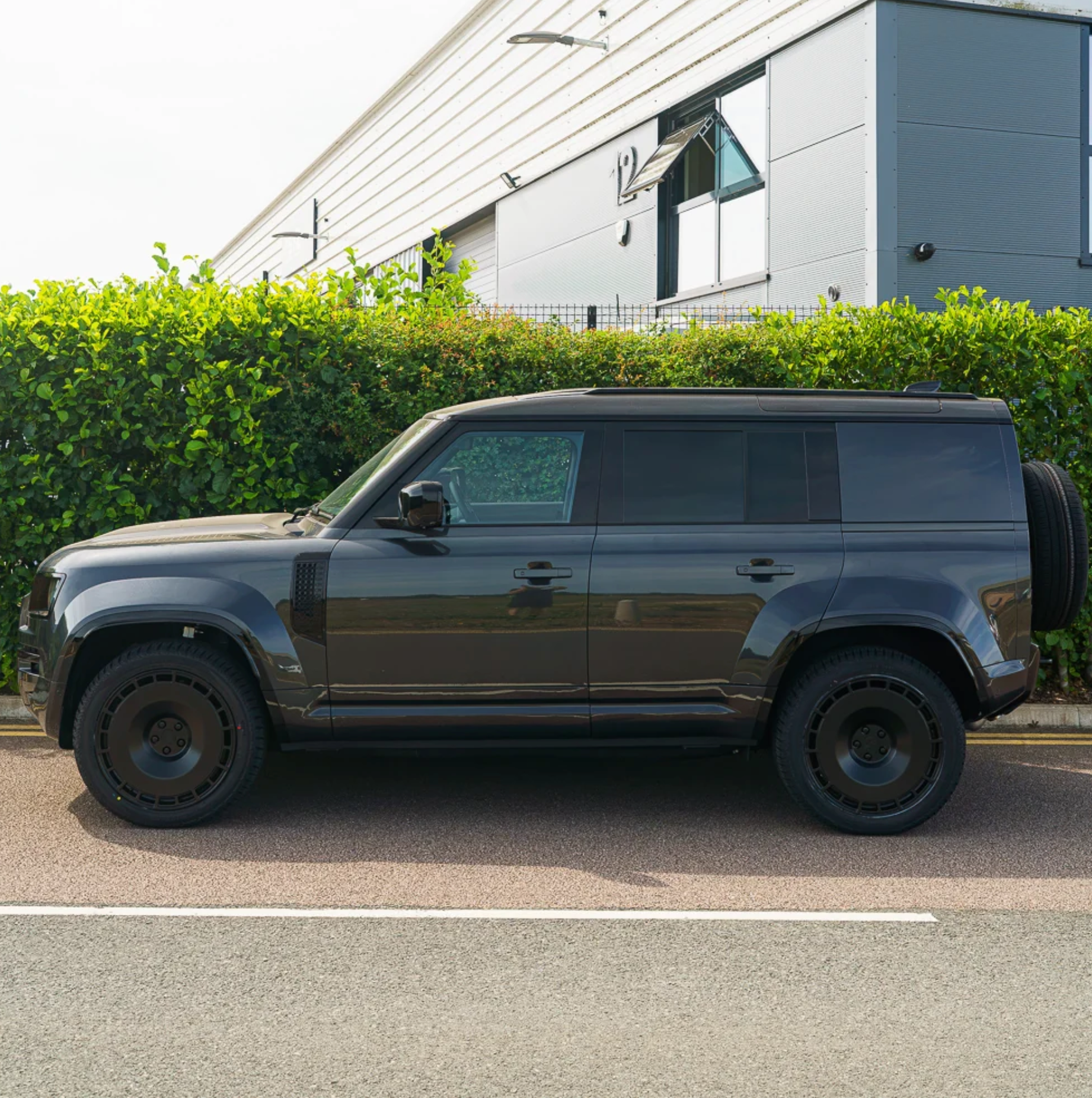 Land Rover Defender Widebodykit "Octa" Style