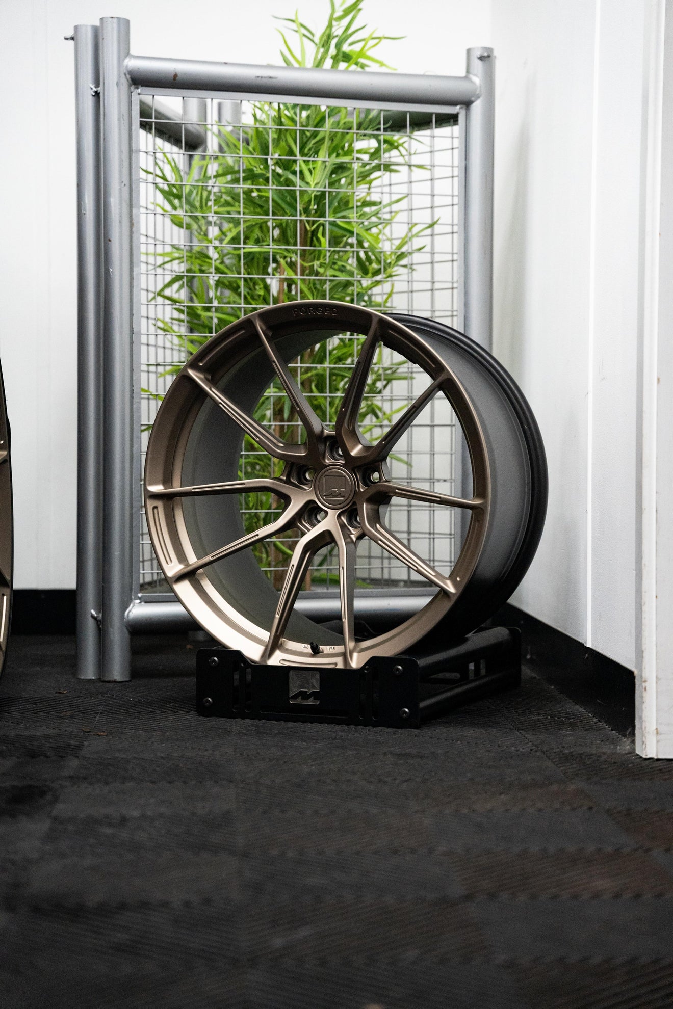 Deluxury Motors - CT Carbon, URBAN, ADRO & ZAERO DESIGN