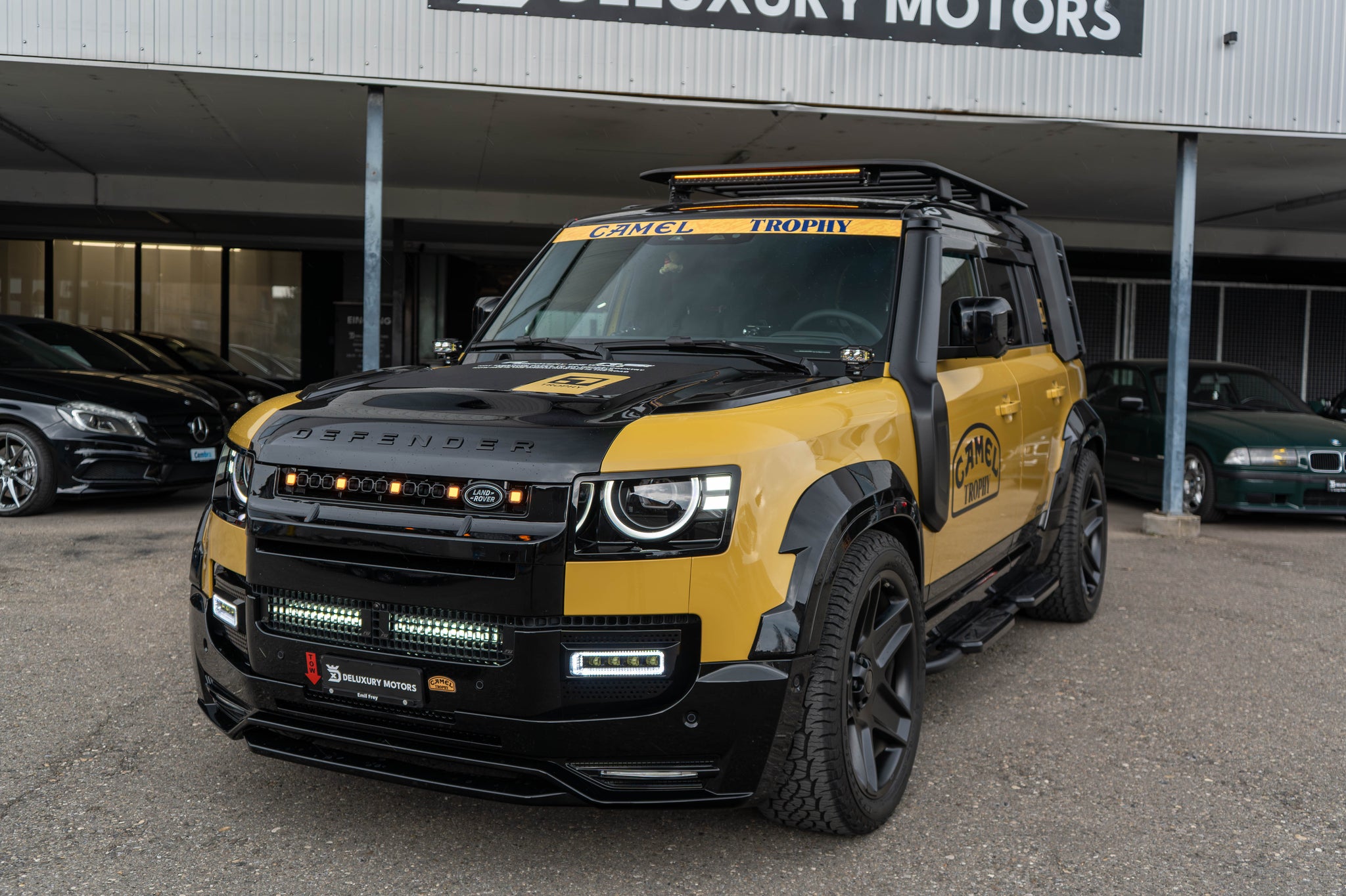Land Rover Defender L663 - LED Grille (orange)