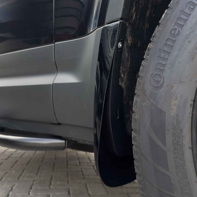 Land Rover Defender Kotschutzlappen schwarzglanz