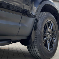 Land Rover Defender Kotschutzlappen schwarzglanz