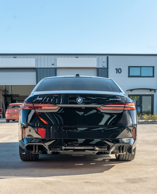 BMW 5er G60 & I5 Heckdiffusor schwarzglanz - CT Design