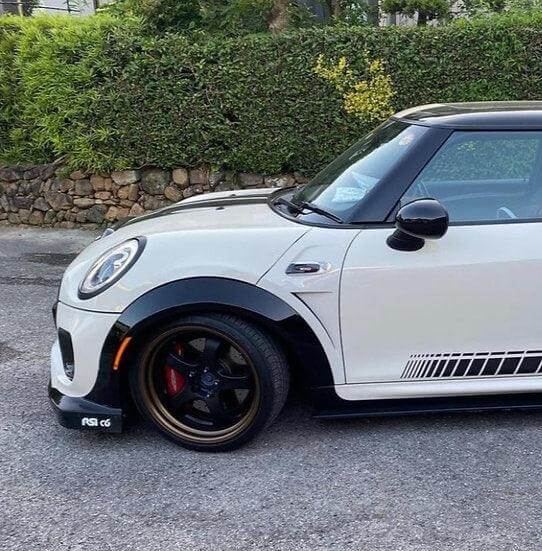 Frontkotflügel mit Lüftungsöffnung aus Carbon – MINI F55 / F56 / F57 / GP3