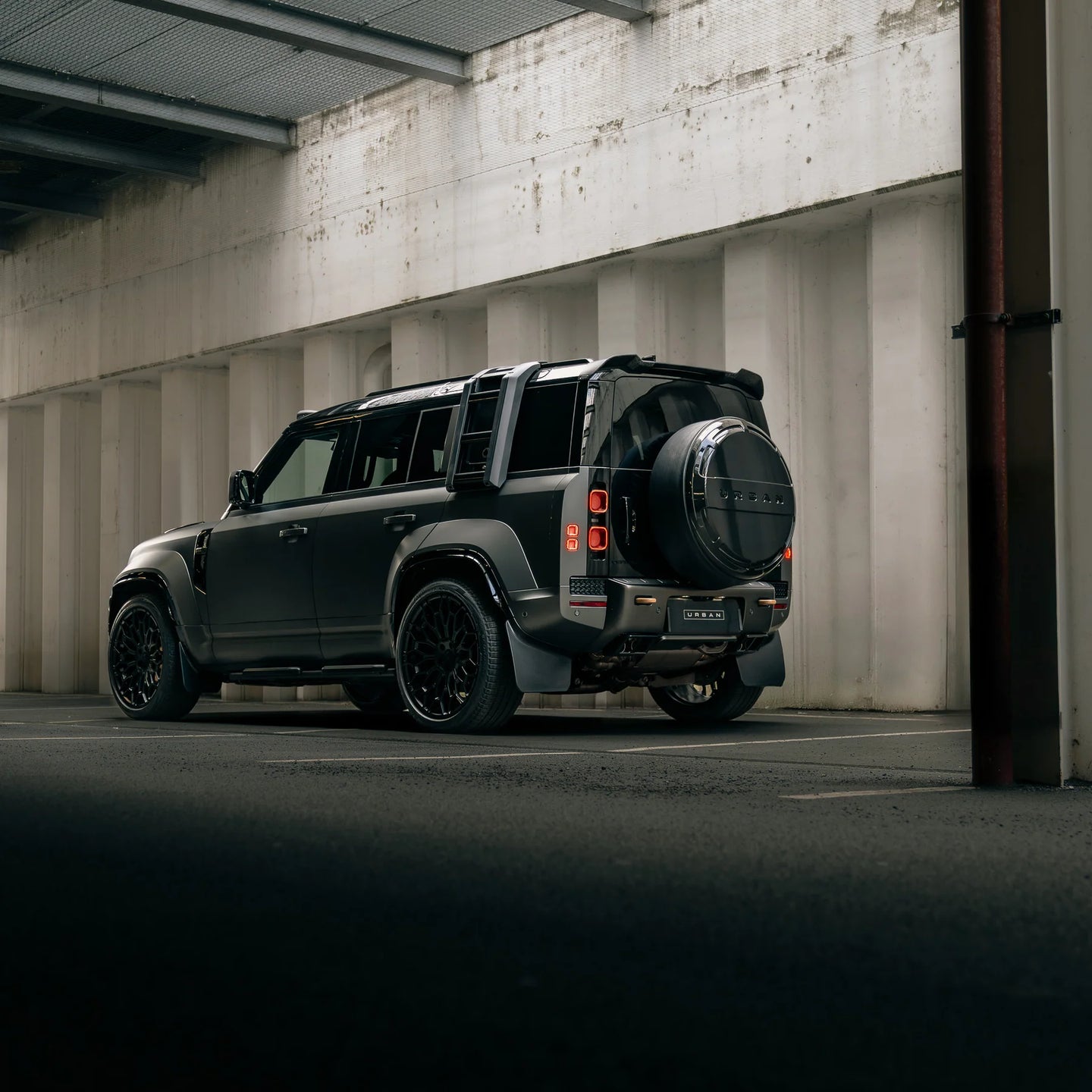 Land Rover Defender OCTA Spoiler - URBAN
