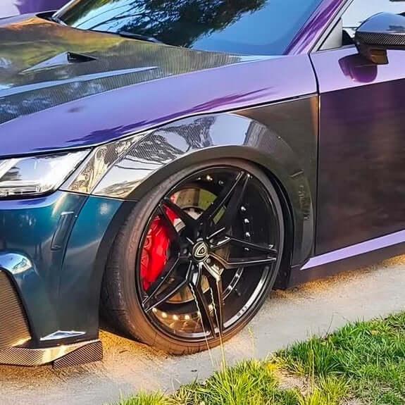 Breitbau-Kotflügel vorne aus Carbon – Audi TT / TTS / TT RS 8S
