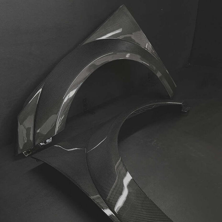 Breitbau-Kotflügel vorne aus Carbon – Audi TT / TTS / TT RS 8S